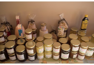 Miel des Toines : notre miel artisanal du Jura, issu de 250 ruches naturelles