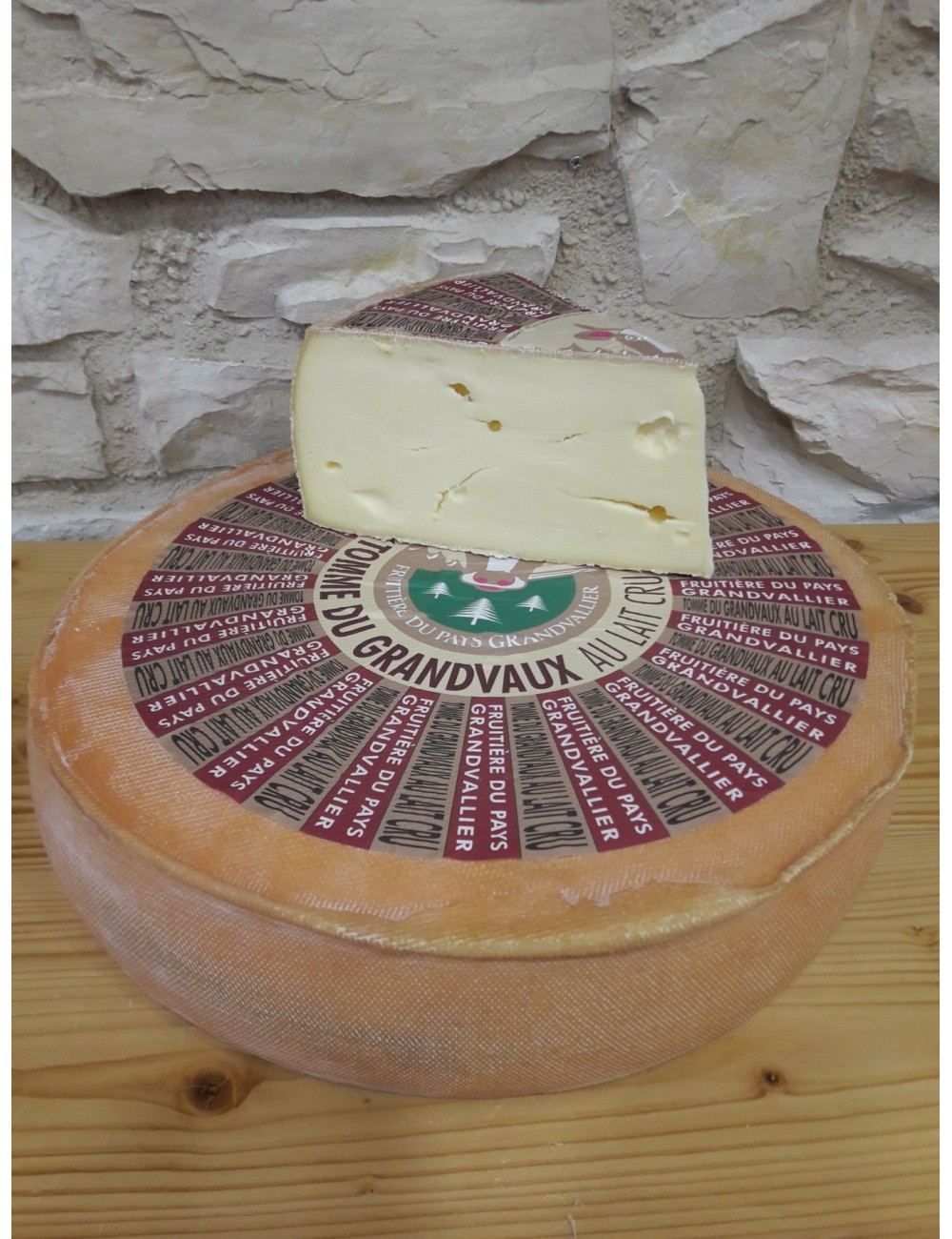 tomme du Grandvaux fabriquée dans nos ateliers au coeur du Jura